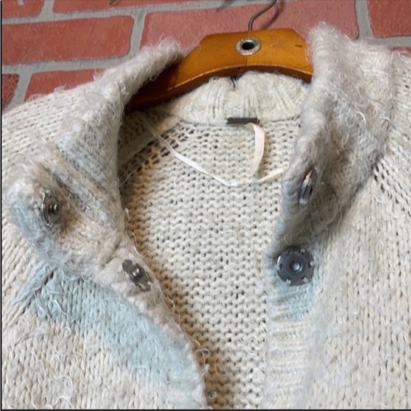 Free People Keep it Fuzzy cardigan NWOT Cream Eyelash sweater size XS - Picture 10 of 10